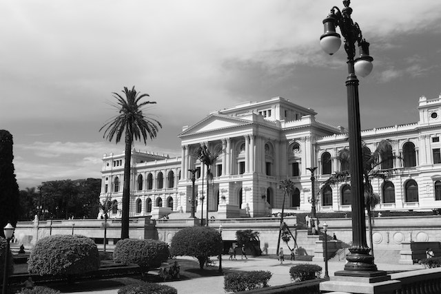 6 Quais sao as vantagens e desvantagens do turismo?